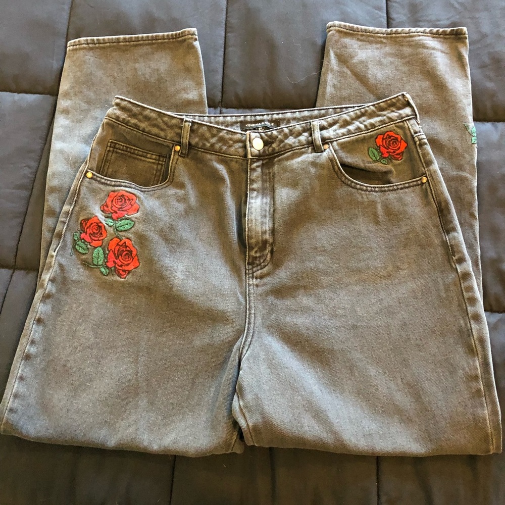 Kendall + Kylie Embellished Jeans, SIZE 31 Waistband. Faded Black